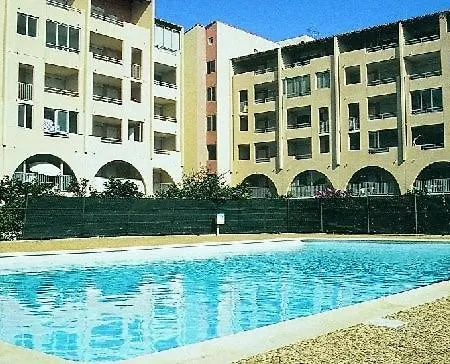 One-bedroom With Swimming Pool 102 شقة آجد