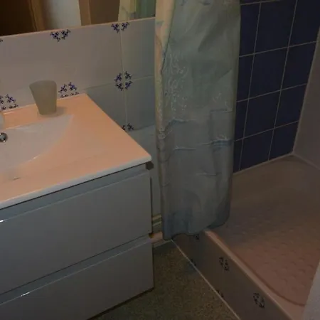 One-bedroom With Swimming Pool 102 شقة *