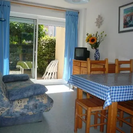 One-bedroom With Swimming Pool 102 شقة